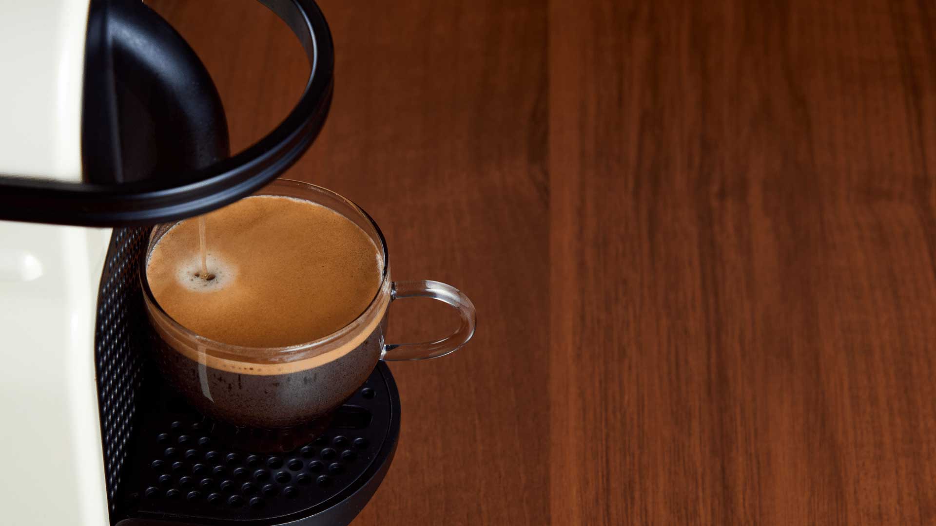 Análisis y Opiniones de la Cafeteta Nespresso Inissia 2022 | Mejor Precio