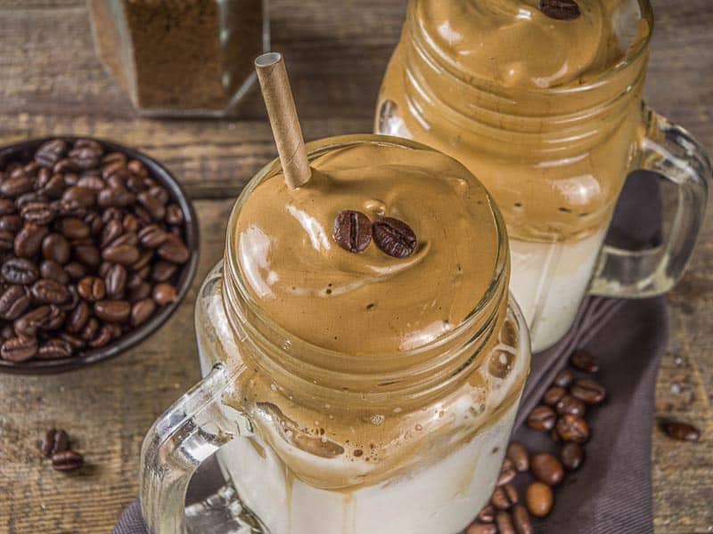 ¿Cómo Hacer Café Dalgona o Dalgona Coffee? Receta Fácil